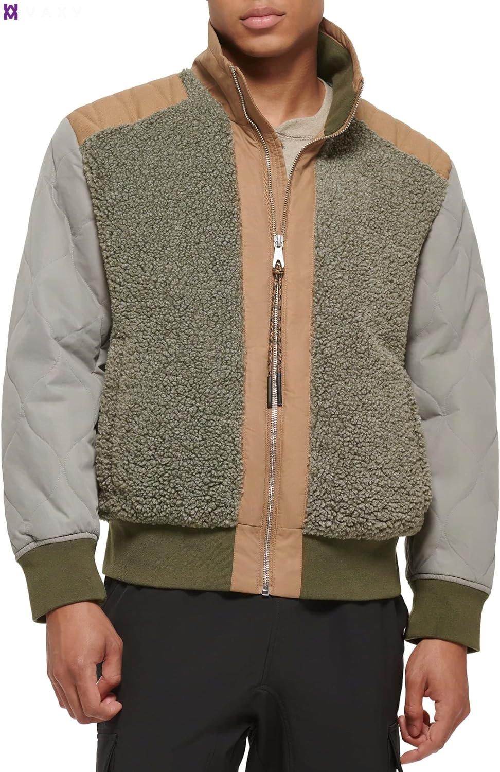 Với độ dày ấm áp, vải sherpa luxe là lựa chọn hàng đầu cho áo khoác nữ.